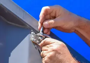 Connect Bow Shackle to Attachment Point